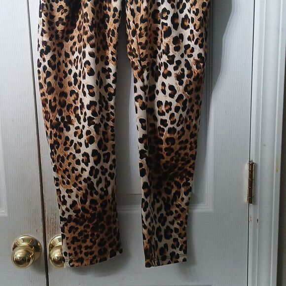 DGNY cheetah print leggings with pockets Sz L NWOT - Picture 2 of 8